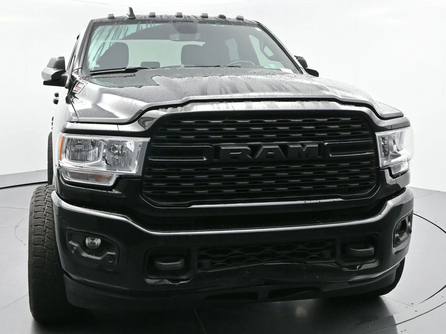 Used 2022 Diamond Black Crystal Pearlcoat Ram Big Horn image 2