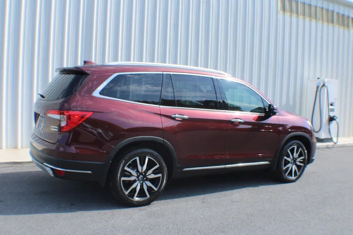 Used 2020 Red Honda AWD Touring 7 Passenger image 2