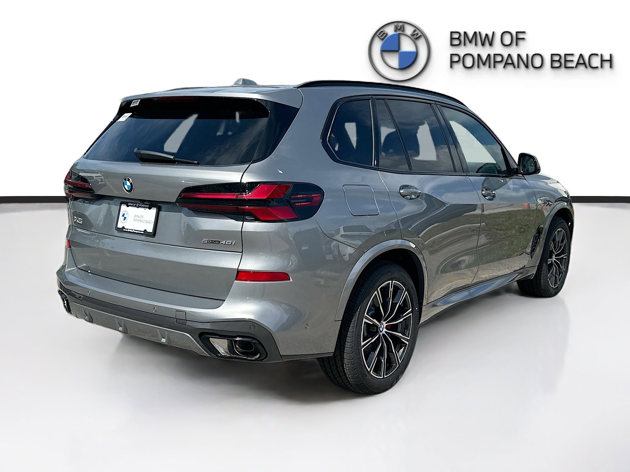 New 2026 Skyscraper Grey Metallic BMW sDrive40i image 6