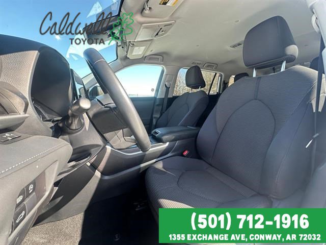 2024 Toyota Highlander LE - Photo 32