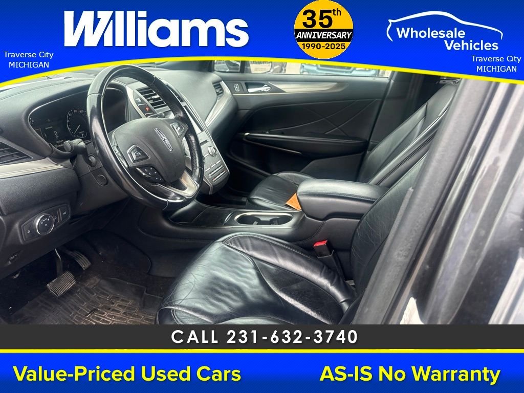 Used 2019  Lincoln Select image 26