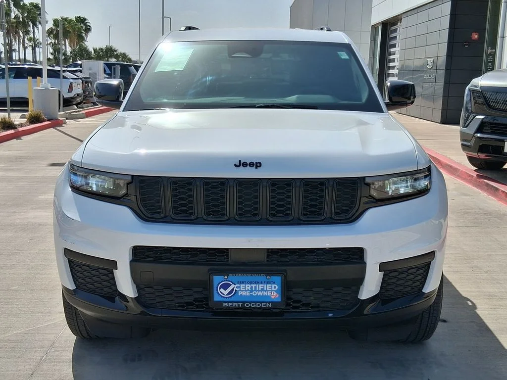 Used 2024 White Jeep Altitude image 2