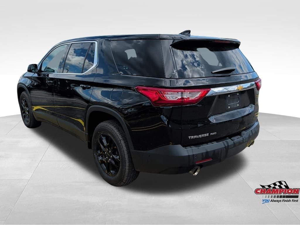 Used 2018 Black Chevrolet LS image 3