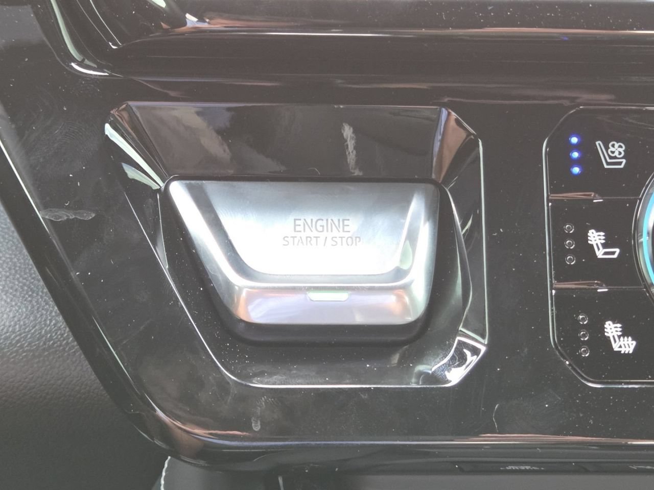 2026 GMC Sierra 2500HD AT4X - Photo 9