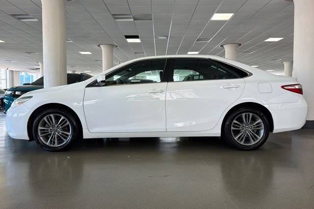 Used 2016 Super White Toyota SE image 10