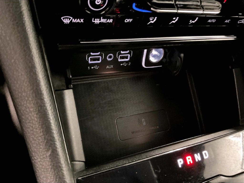 Used 2023 Red Jeep Laredo image 26