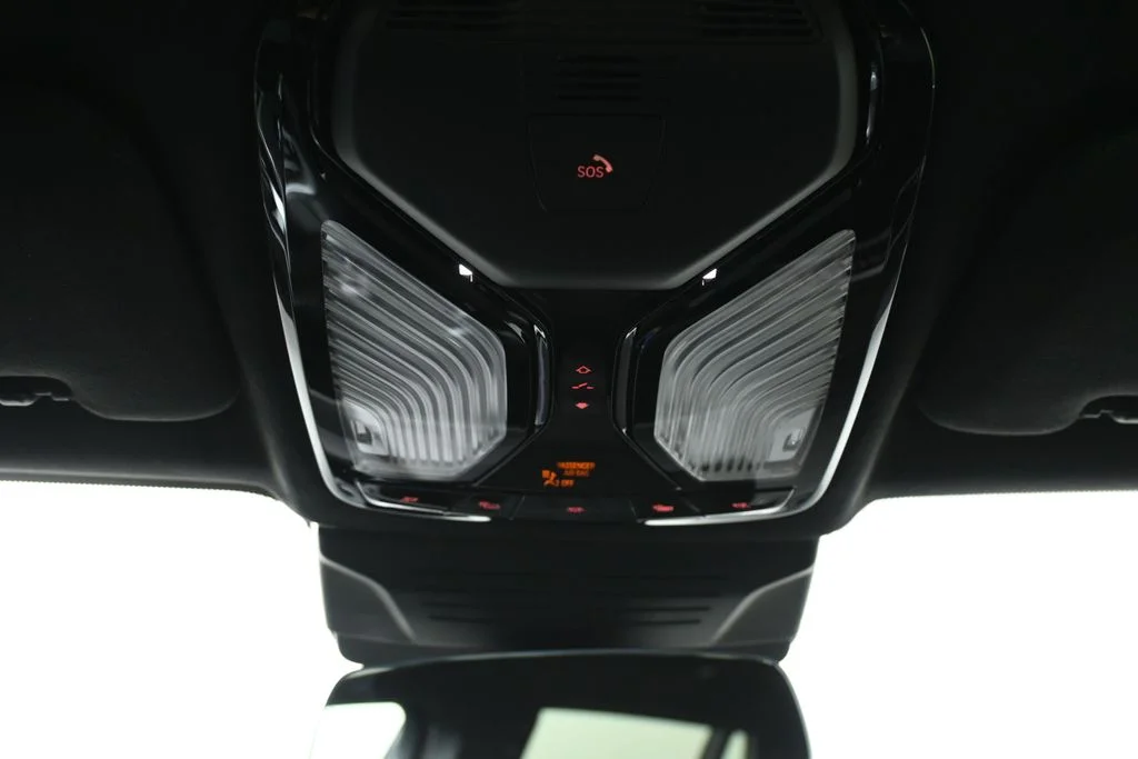 Used 2027 Gray BMW M60i image 21