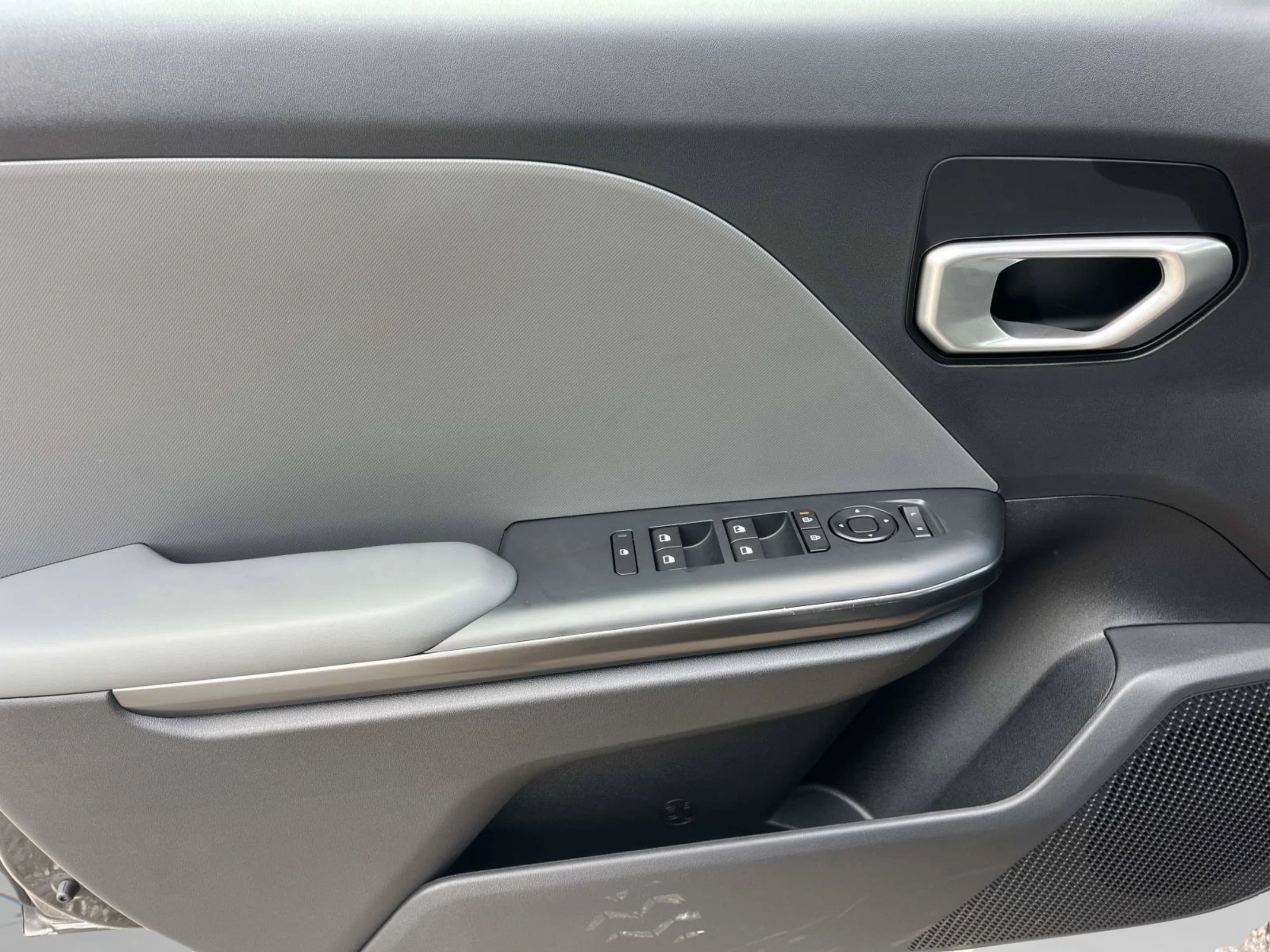 New 2026 Interstellar Gray Kia LXS image 18