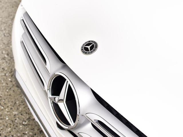 Used 2019 White Mercedes-Benz GLC 300 image 9