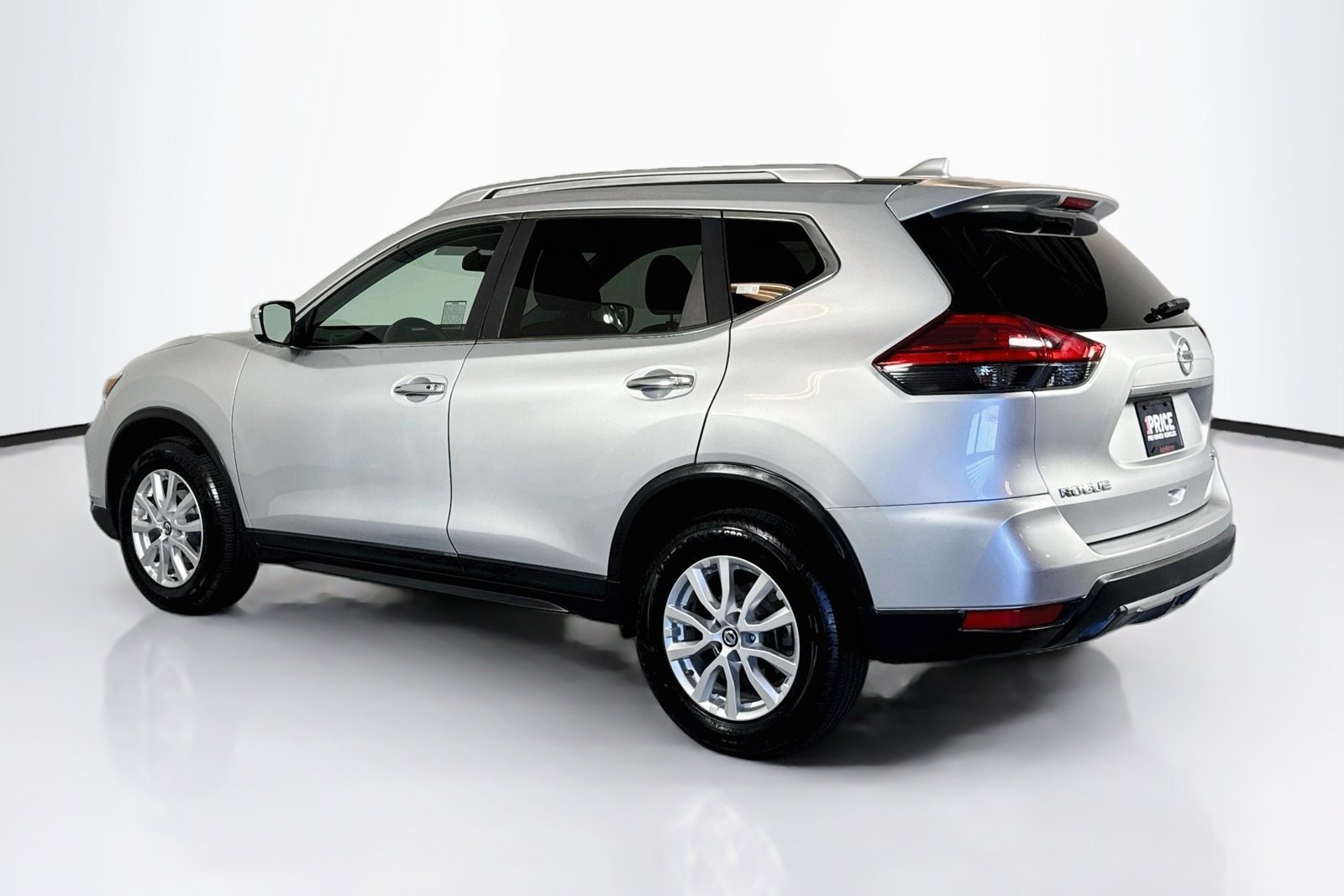 Used 2017 Brilliant Silver Nissan SV image 7