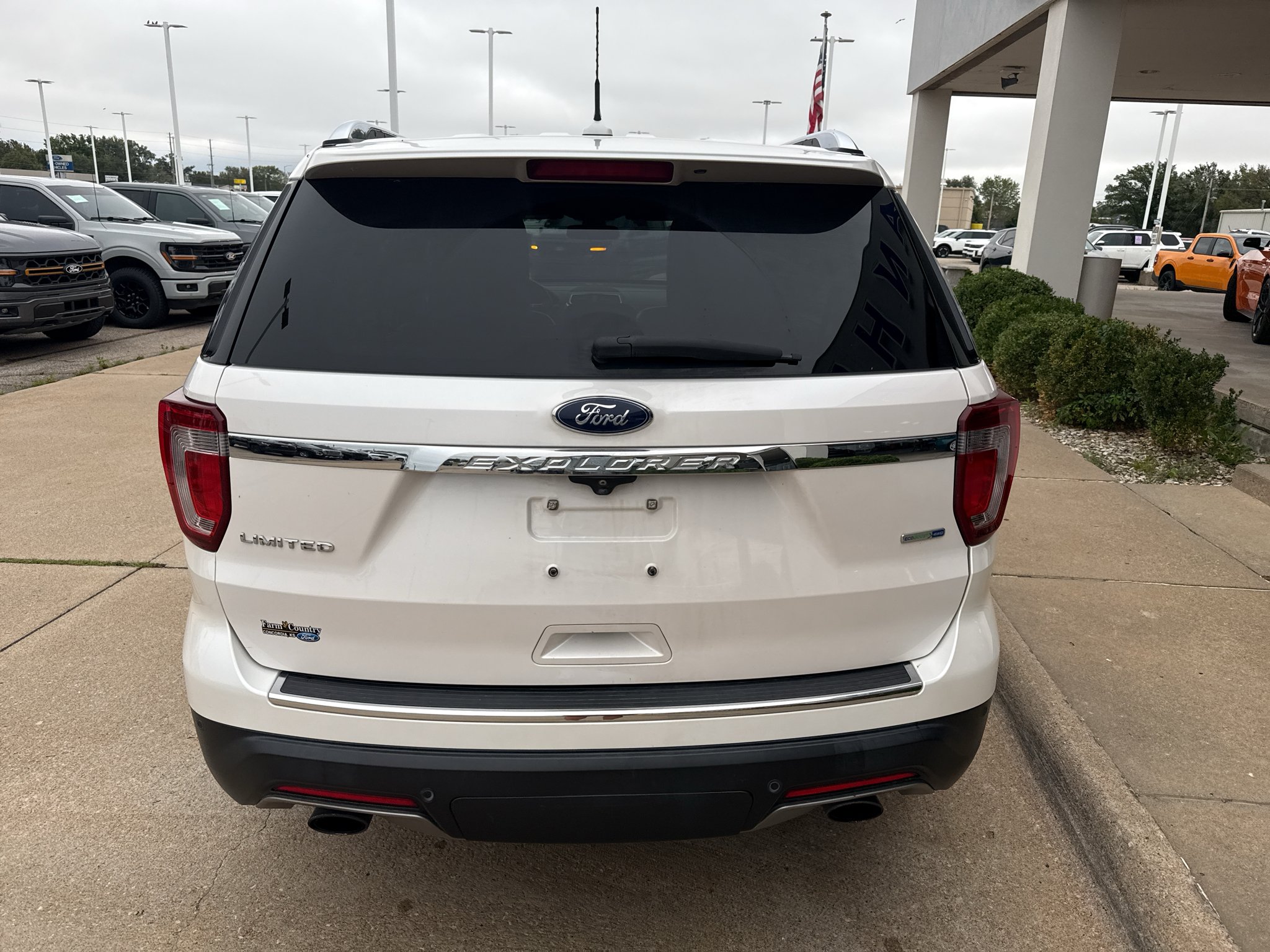 Used 2018 White Platinum Metallic Tri-Coat Ford Limited image 14