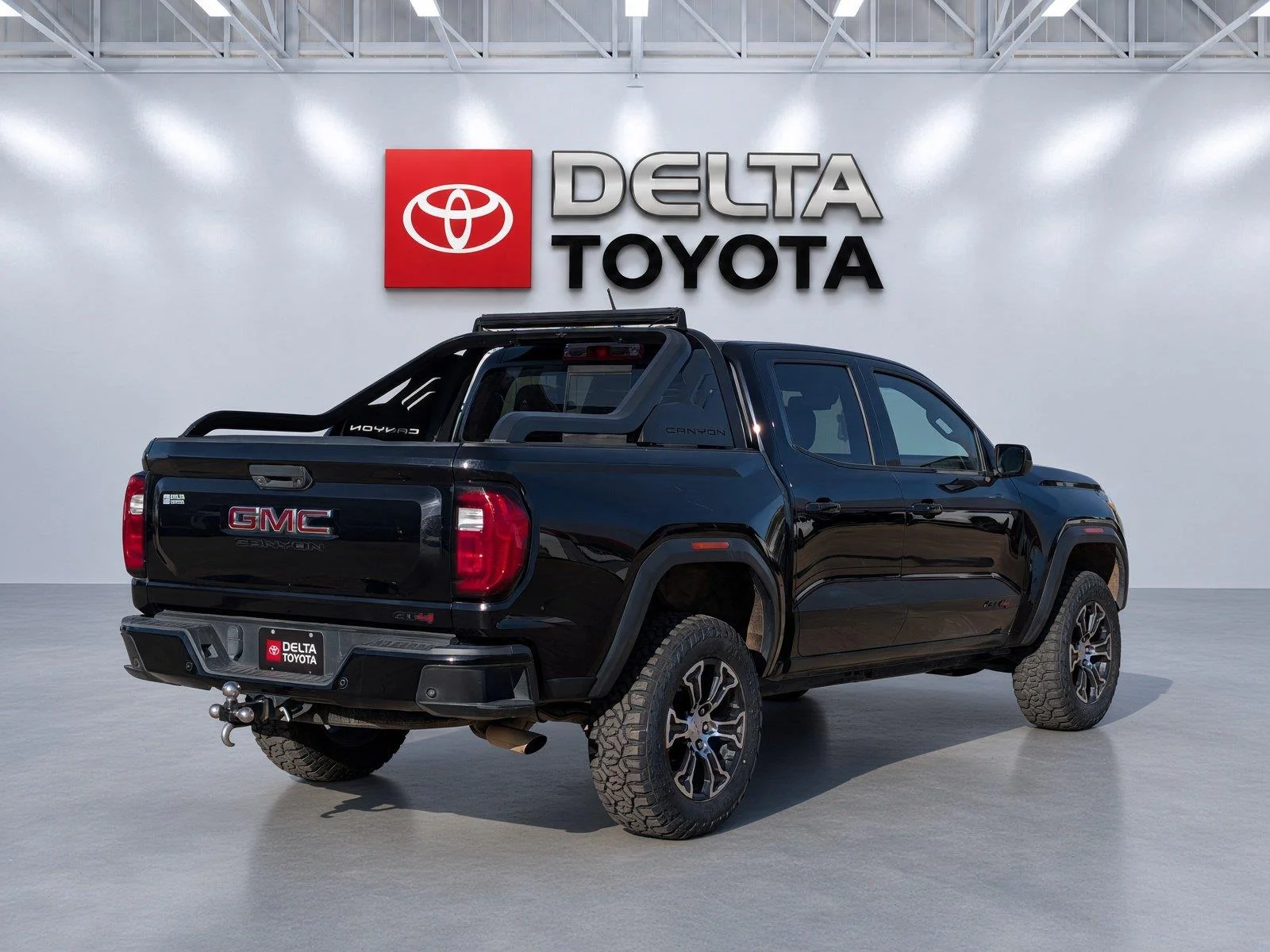 Used 2023 Onyx Black GMC 4WD AT4 image 8