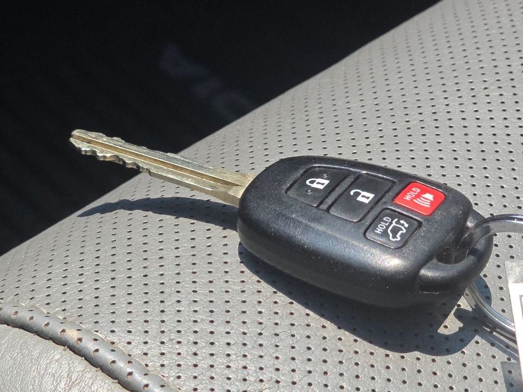 Used 2018 Magnetic Gray Metallic Toyota Platinum image 36