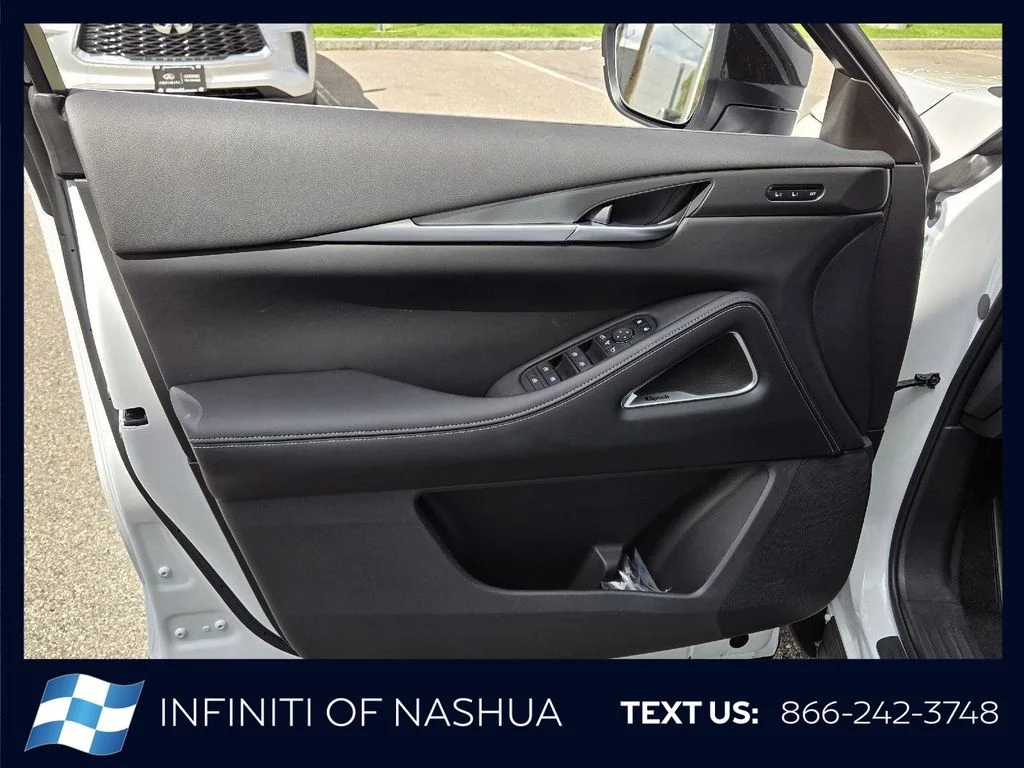 New 2027 RADIANT WHITE INFINITI Luxe AWD image 8
