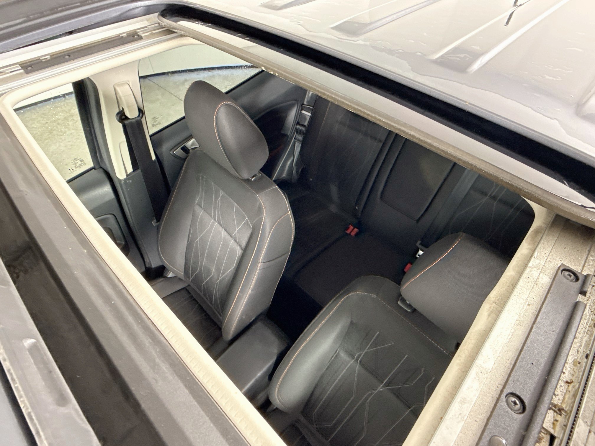 Used 2022 Smoke Metallic Ford SE image 4
