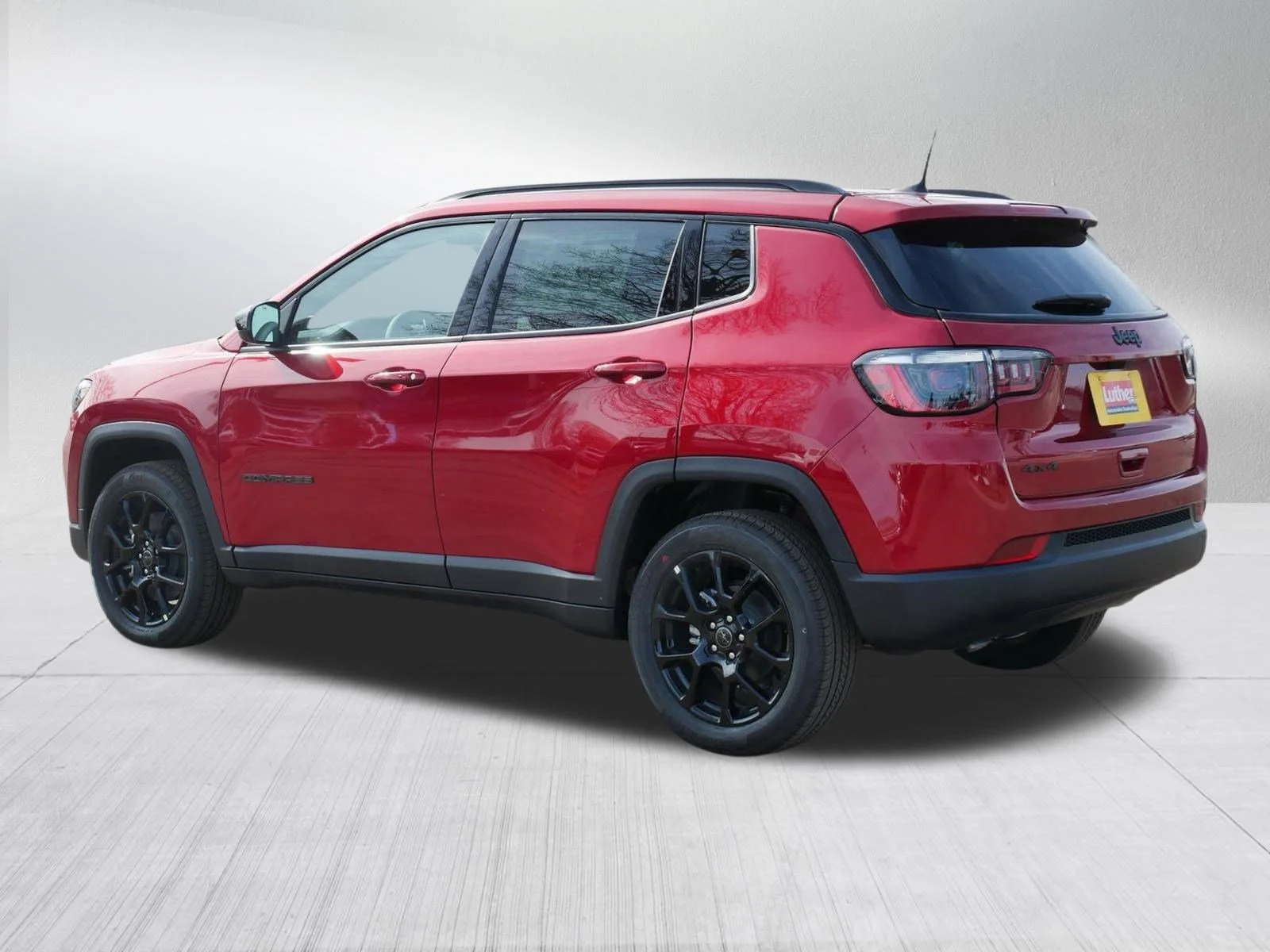 New 2026 Red Hot Pearl-Coat Exterior Paint Jeep Latitude Altitude image 5