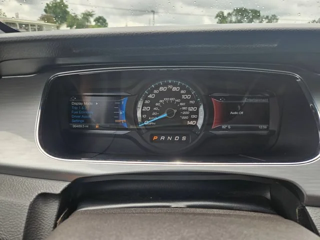 Used 2015 Gray Ford SEL image 15