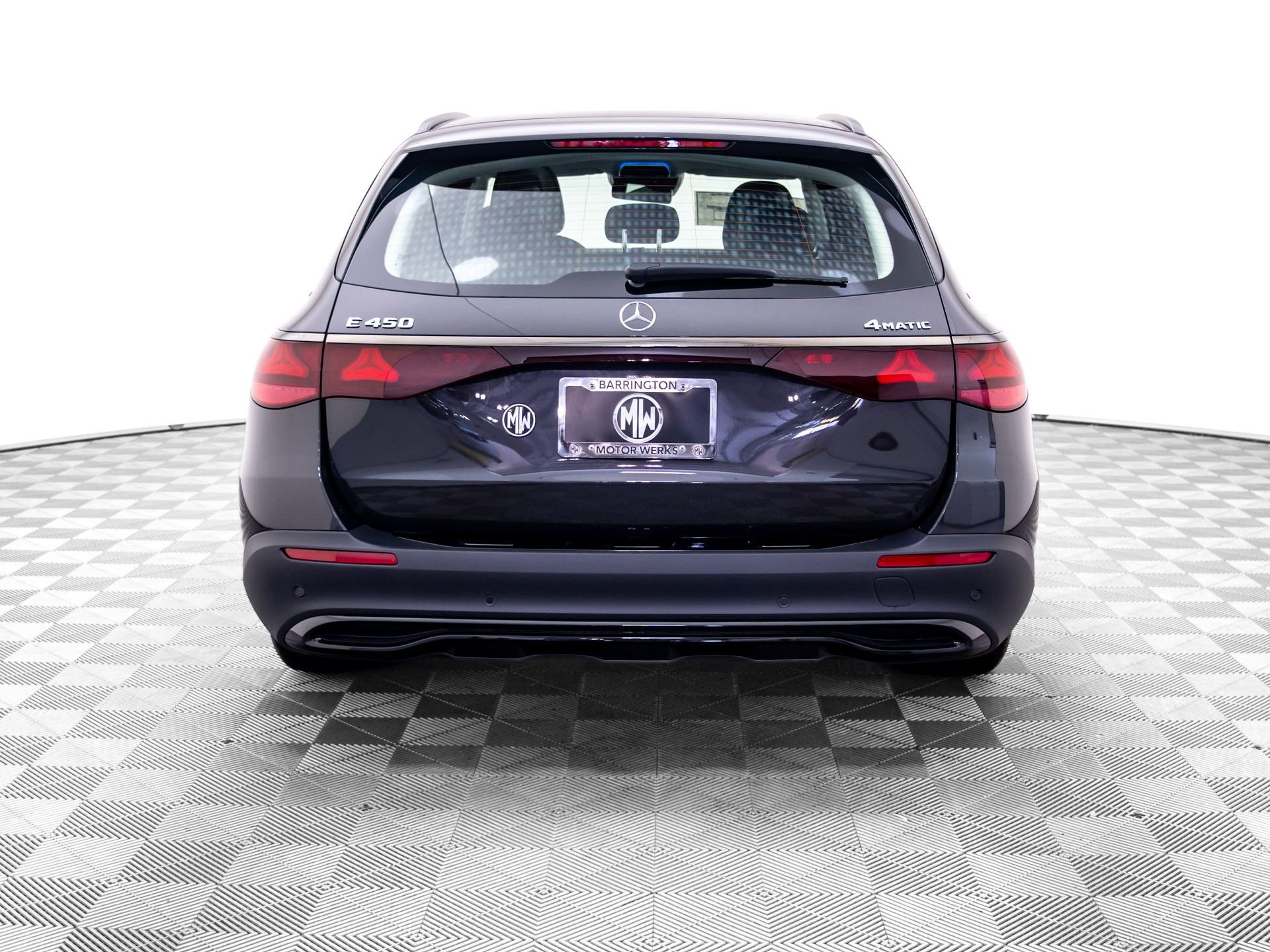 New 2027 Graphite Grey Metallic Mercedes-Benz E 450 image 4