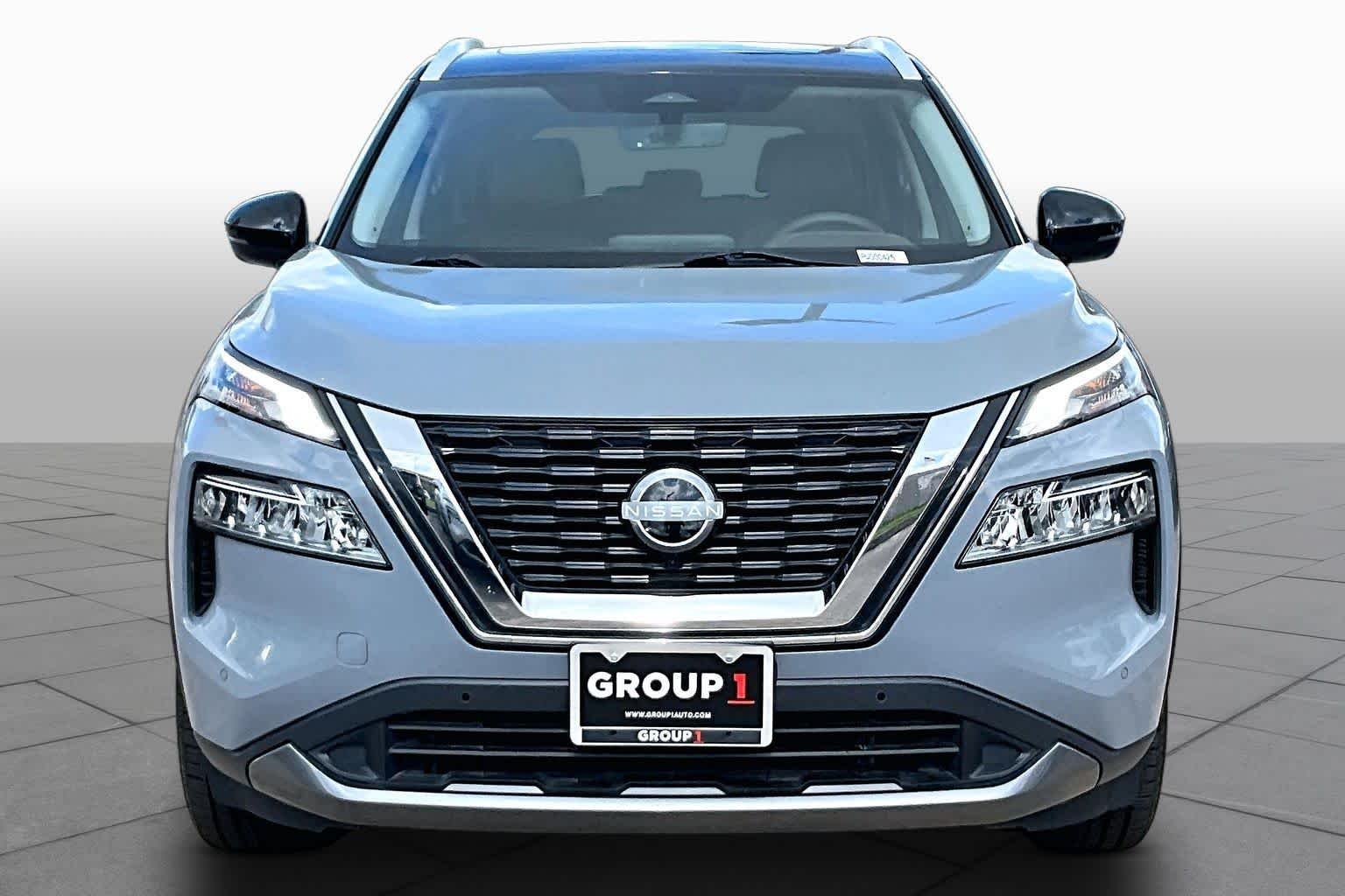 Used 2023 Boulder Gray Pearl/Super Black Nissan SL image 4