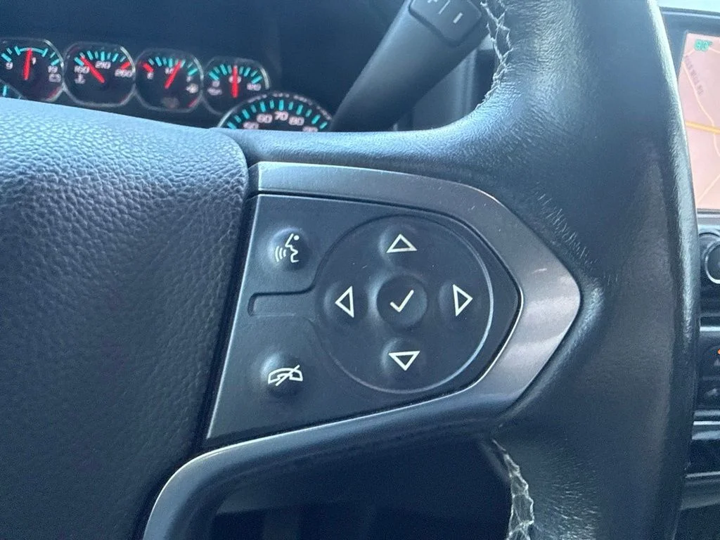 Used 2015 Silver Chevrolet LT image 27