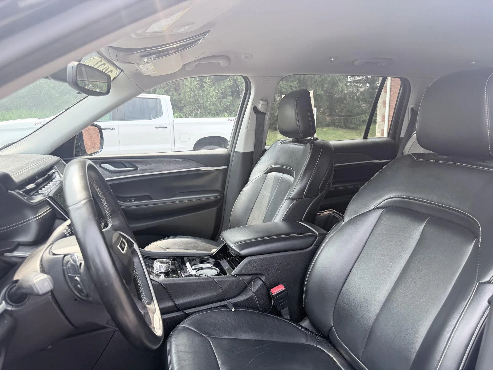 Used 2021 Diamond Black Crystal Pearlcoat Jeep Limited image 2