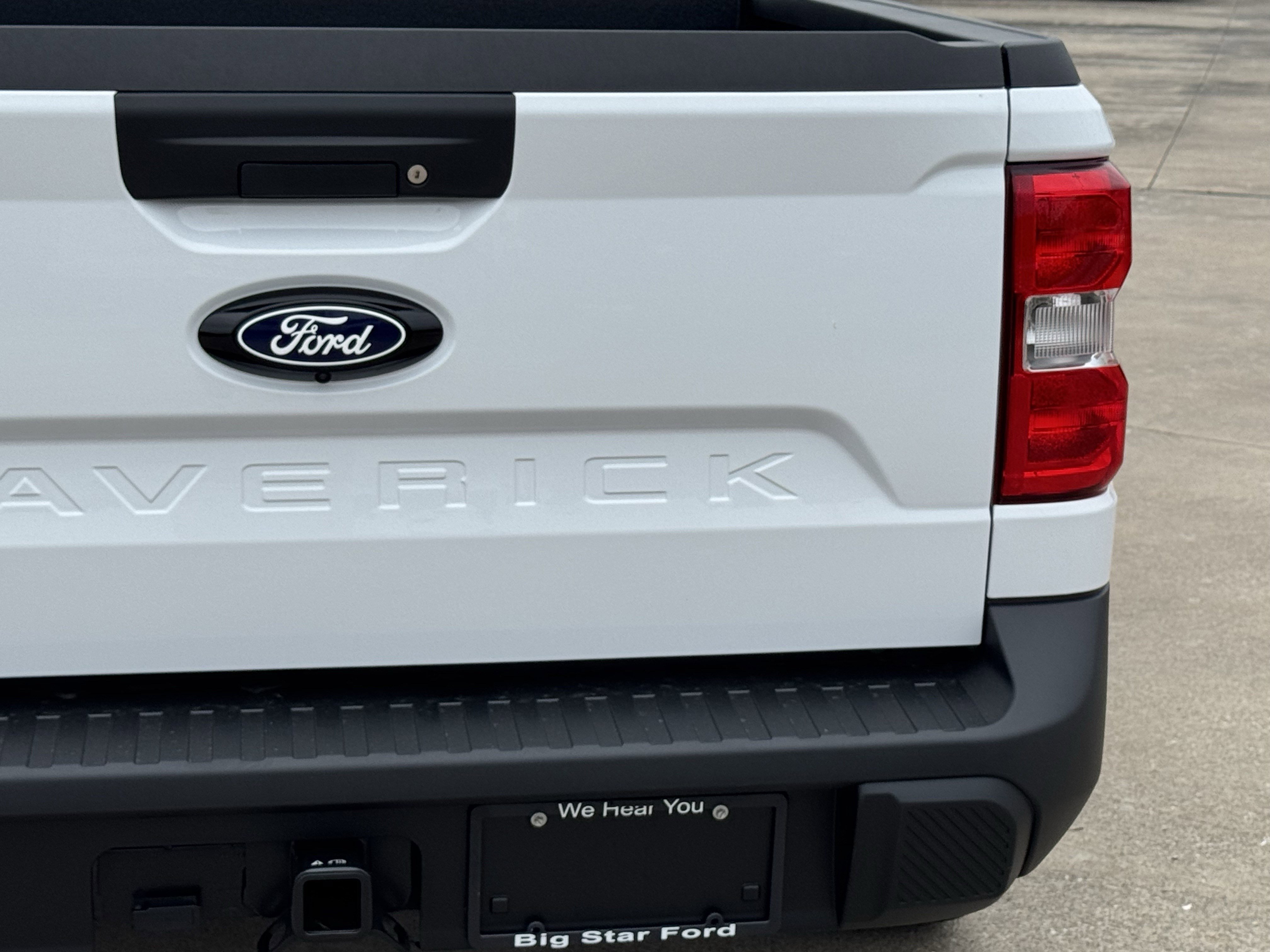 New 2026 Oxford White Ford XLT image 9