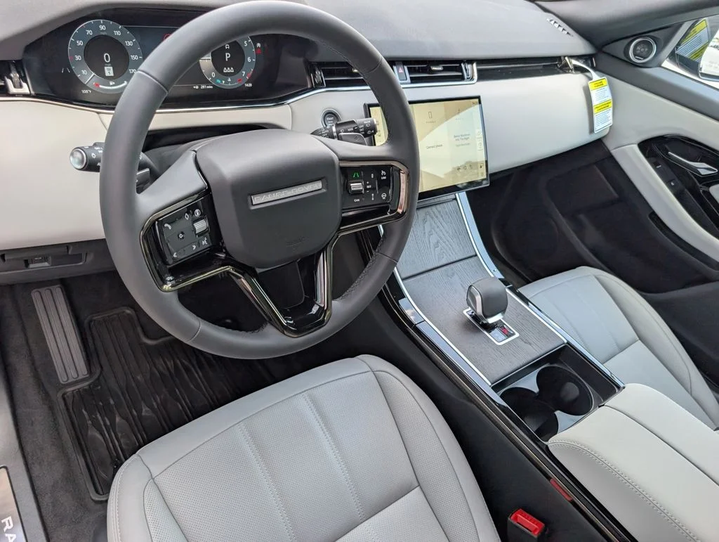 New 2026 Tribeca Blue Land Rover S image 4