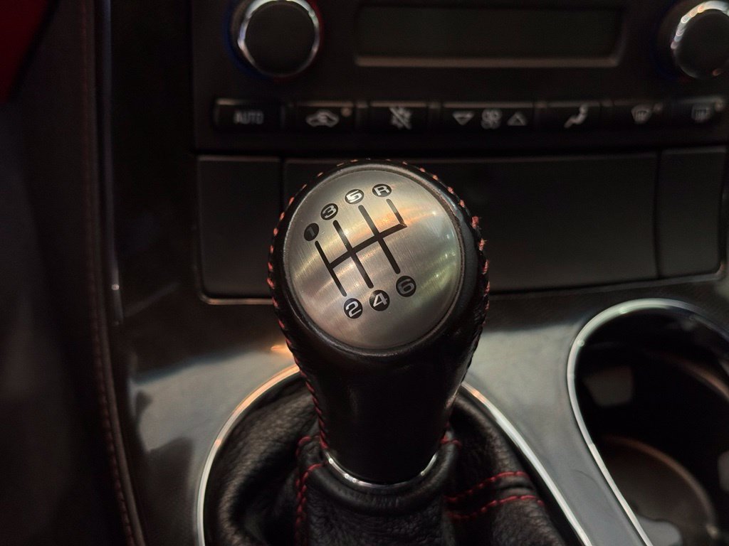 Used 2010 ARCTIC WHITE Chevrolet ZR1 w/1ZR image 5