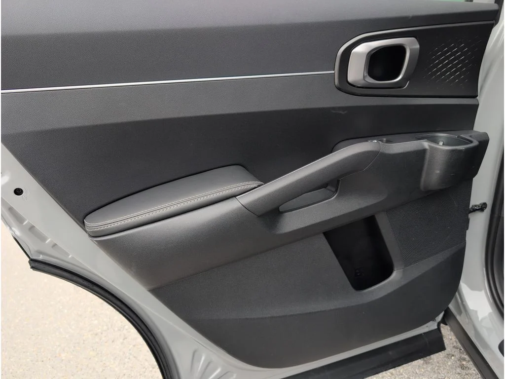 New 2026 Wolf Gray Kia S image 32