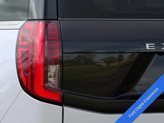 New 2027 Star White Metallic Tri-Coat Ford Platinum image 25