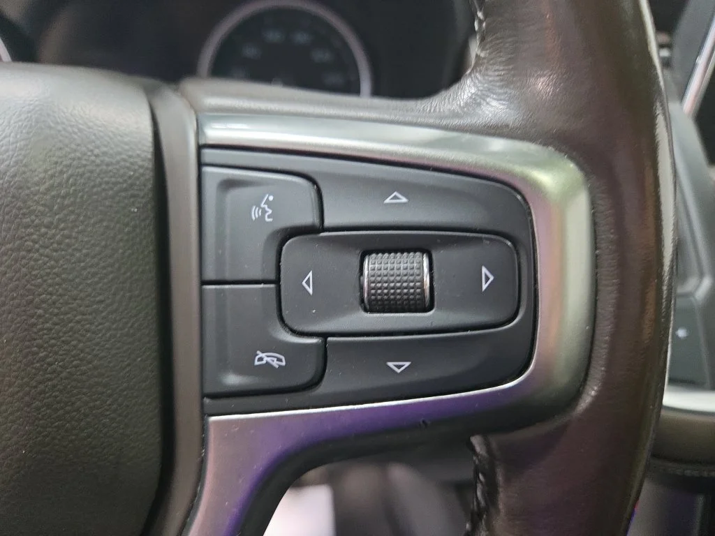 Used 2021 Gray Chevrolet Z71 image 41