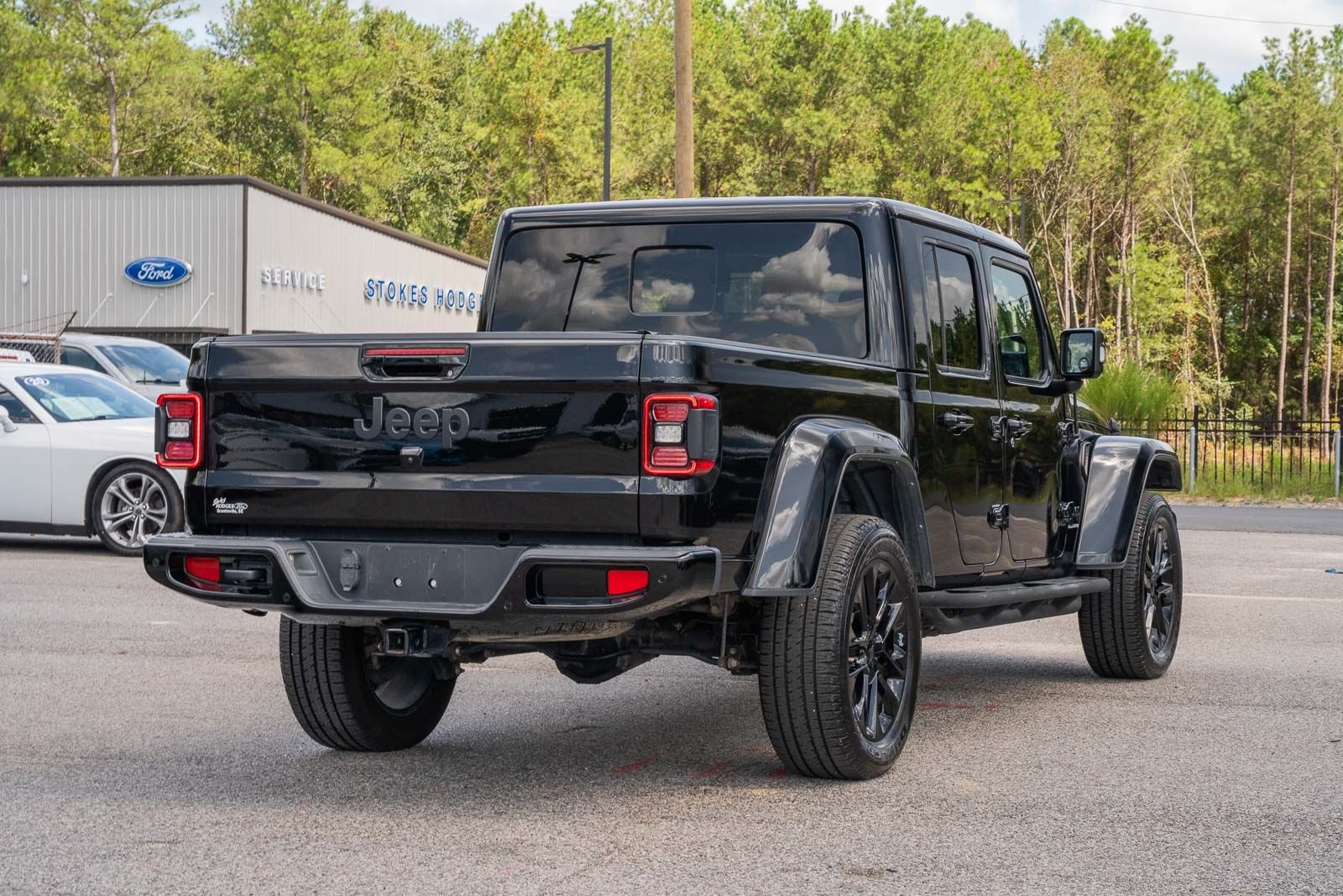 Used 2023 Black Jeep Overland image 7