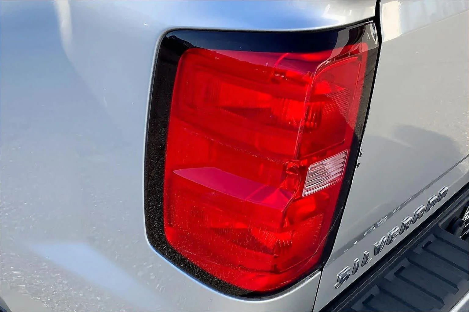 Used 2016 Silver Ice Metallic Chevrolet LT image 25