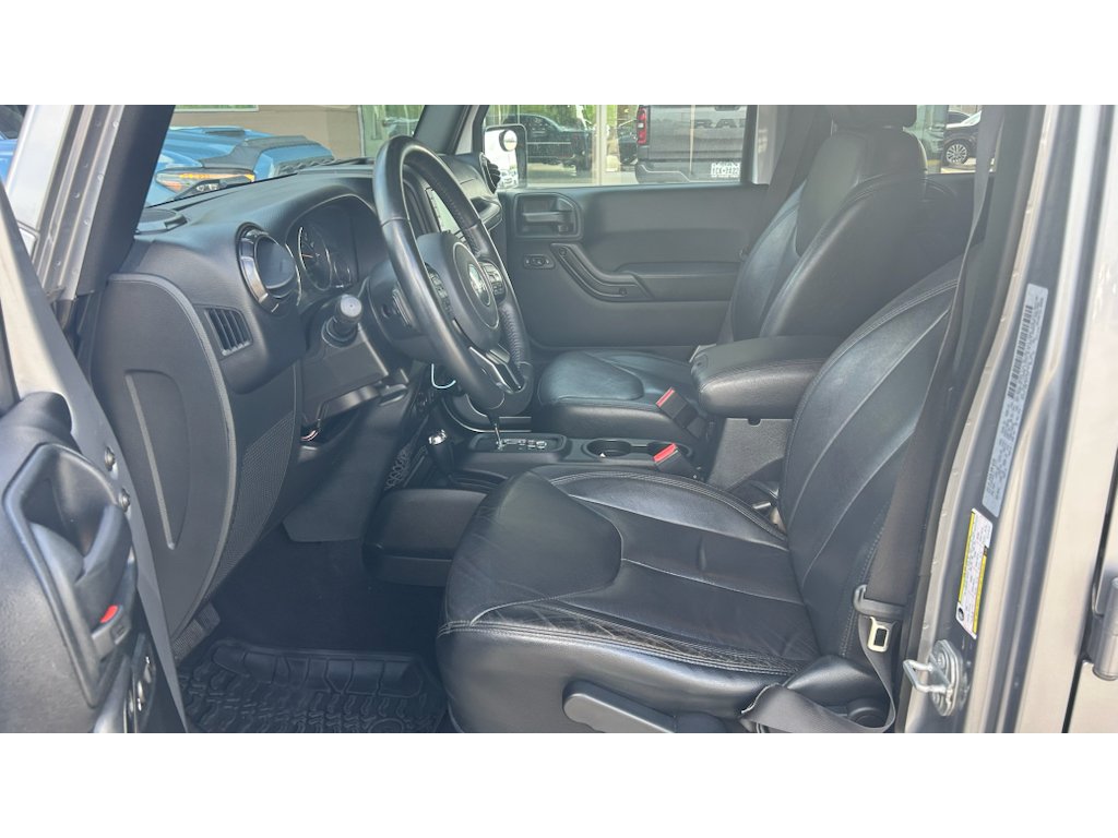 Used 2017 Silver Jeep Unlimited Sahara image 15