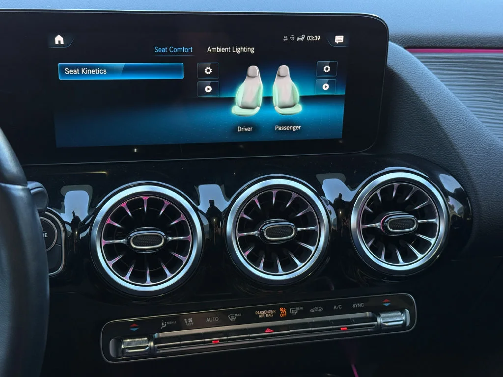 Used 2023 White Mercedes-Benz GLA 250 image 30