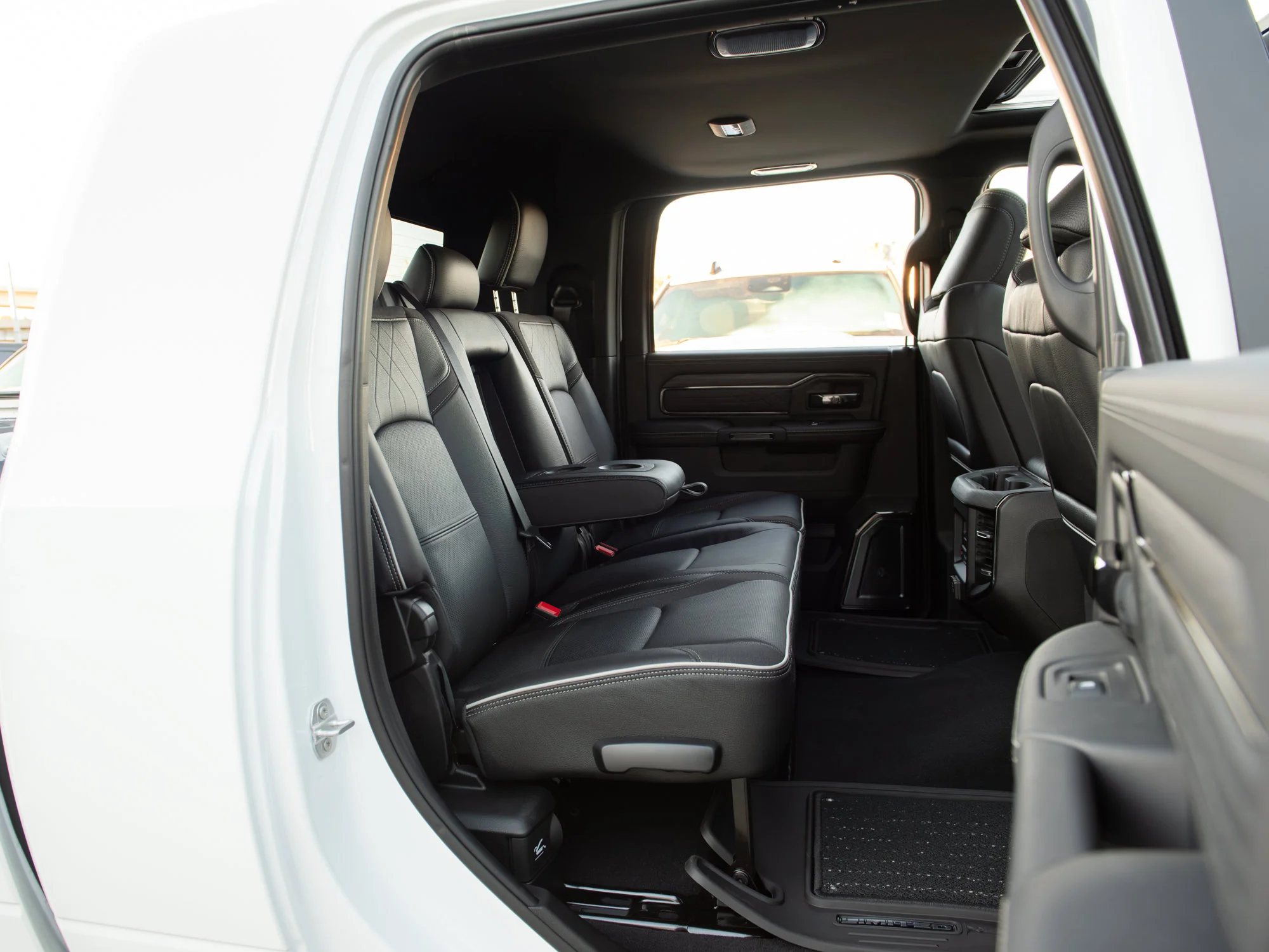 New 2027 White RAM Limited Night* Mega Cab 4x4, Sunroof, Passenger Screen, Ultra Premium Leather Seats image 33