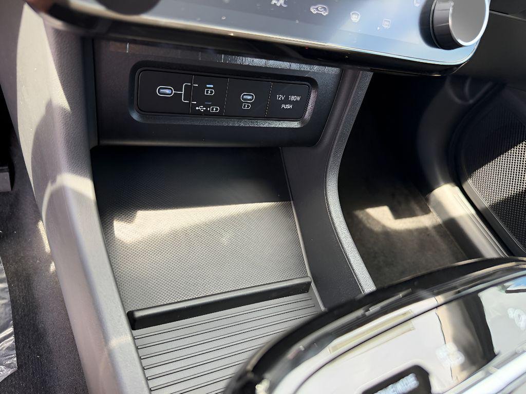 New 2026 Shimmering Silver Hyundai SEL FWD image 30