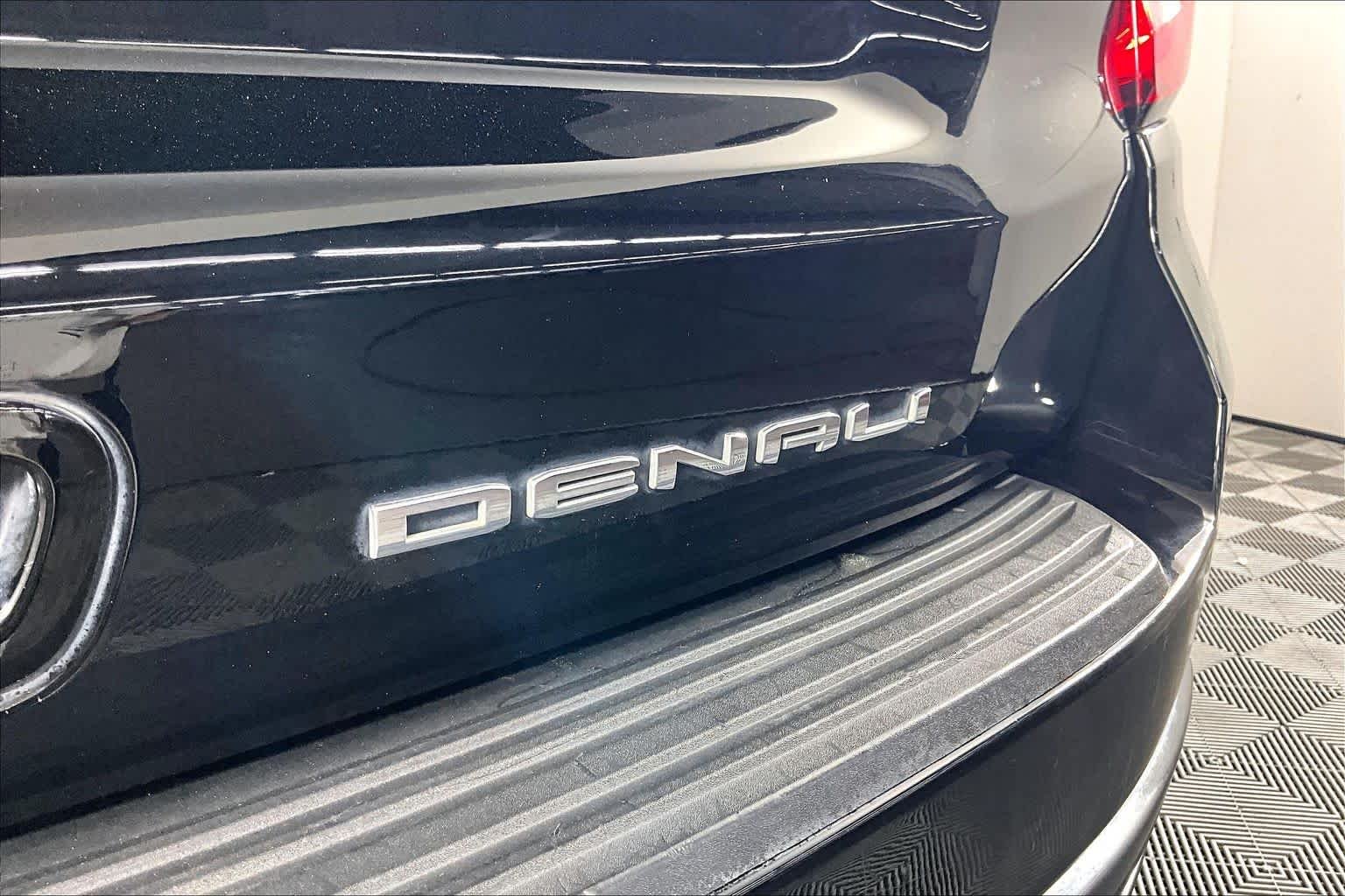 Used 2023 Onyx Black GMC Denali Ultimate image 10