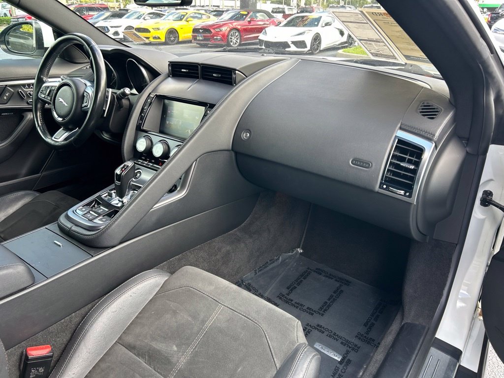 Used 2018 White Jaguar Base image 35