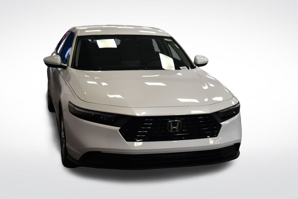 New 2026 Platinum White Pearl Honda LX image 3