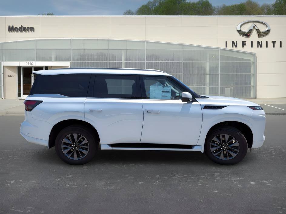 Used 2026 Radiant White INFINITI PURE image 4
