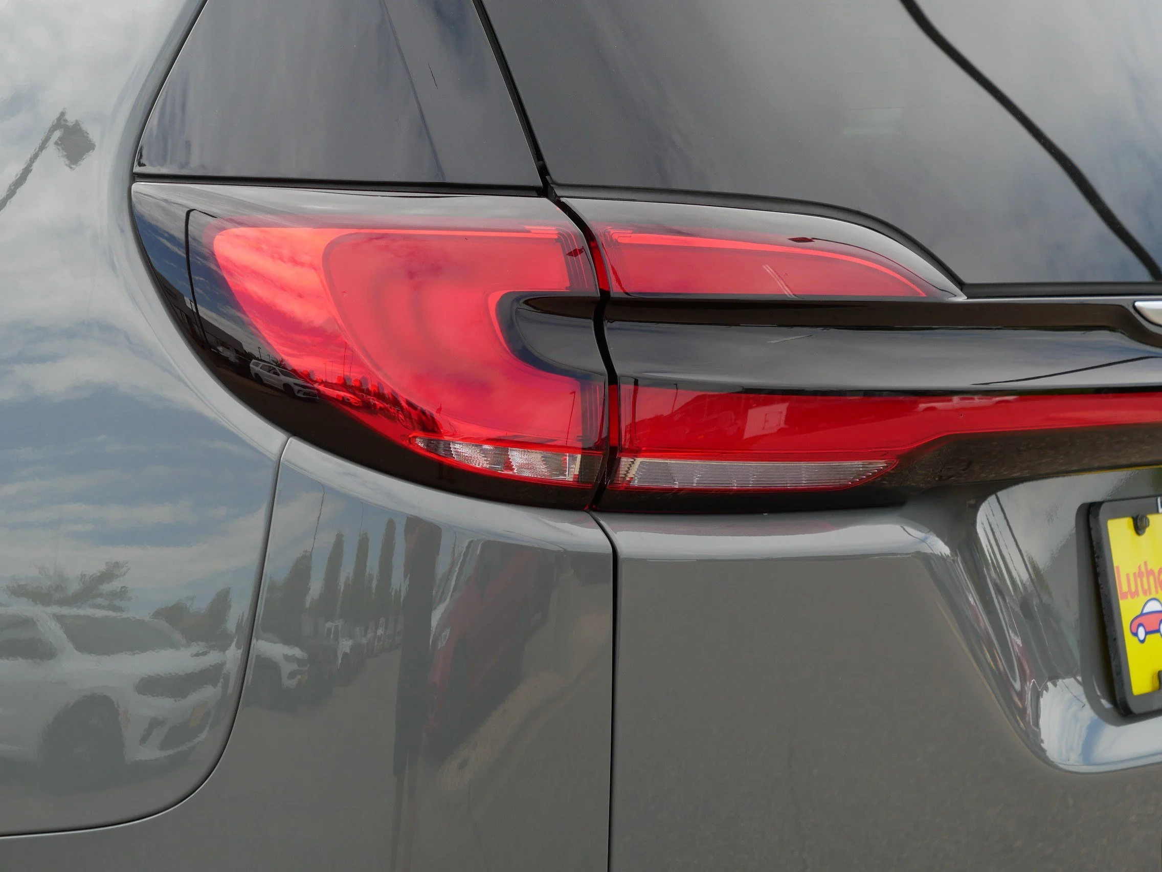 Used 2023 Ceramic Gray Clearcoat Chrysler Touring L image 17