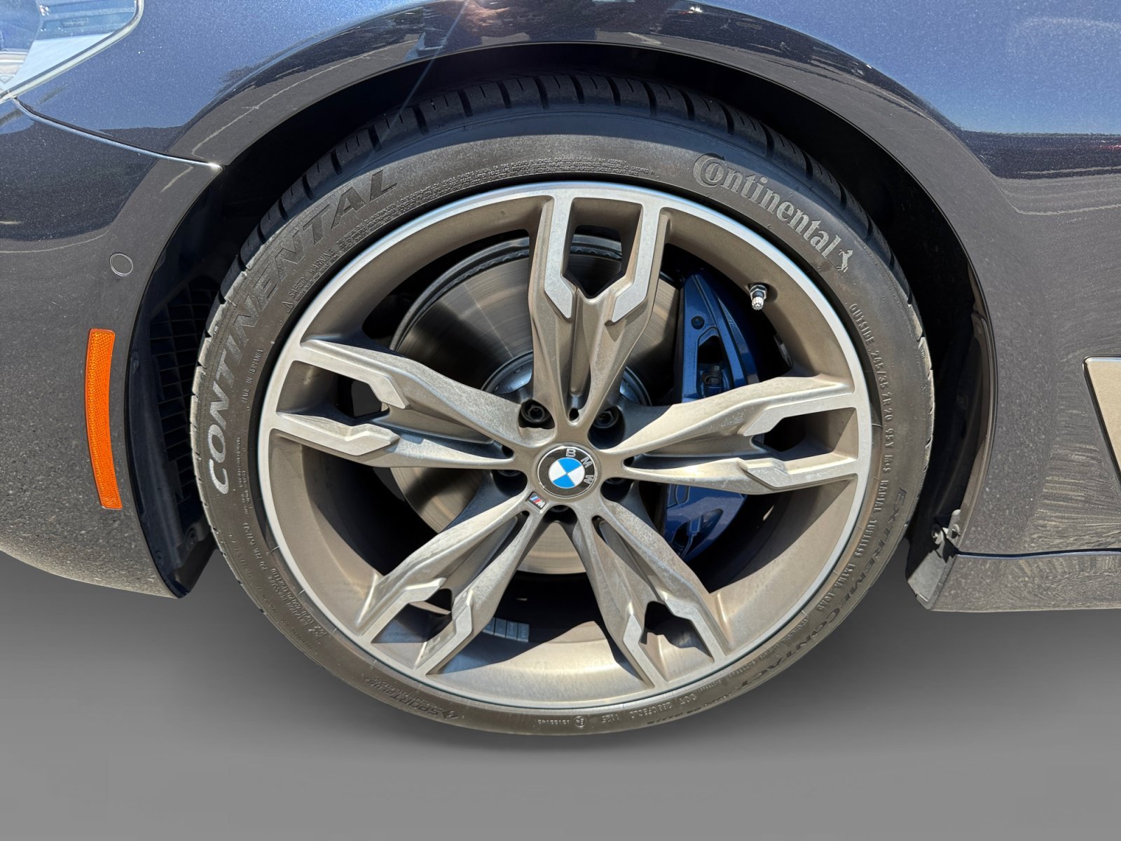 Used 2018 Carbon Black Metallic BMW M550i xDrive image 9