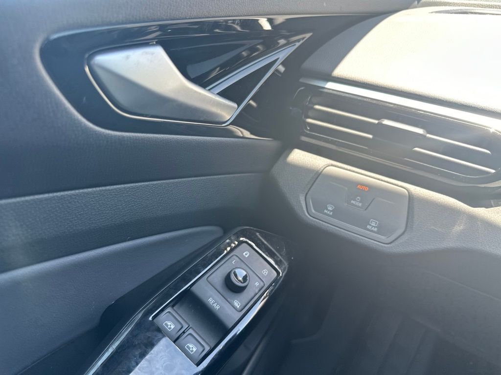 Used 2021 Black Volkswagen Pro image 15