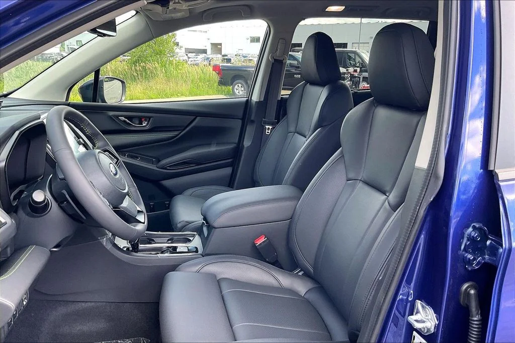 New 2026 SAPPHIRE BLUE PEARL Subaru Onyx Edition Touring 7-Passenger image 9