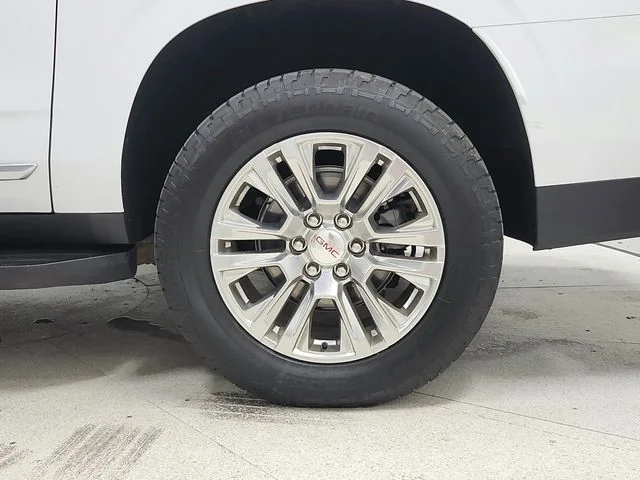 Used 2024 White GMC Denali image 19