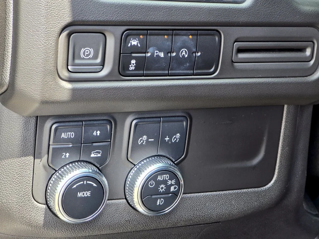 Used 2023 Beige GMC SLT image 39
