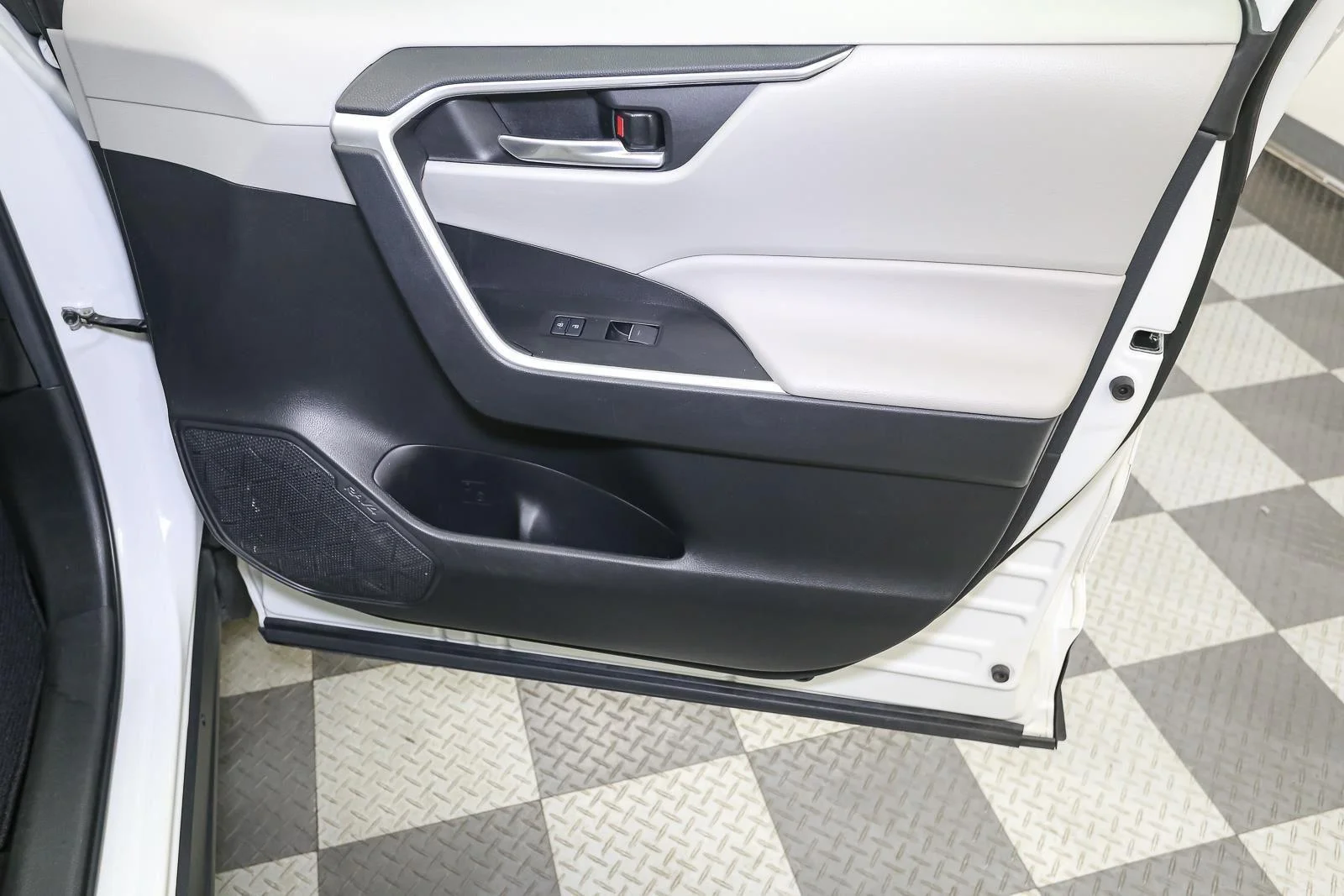 Certified Used 2023 Ice Cap Toyota XLE image 22