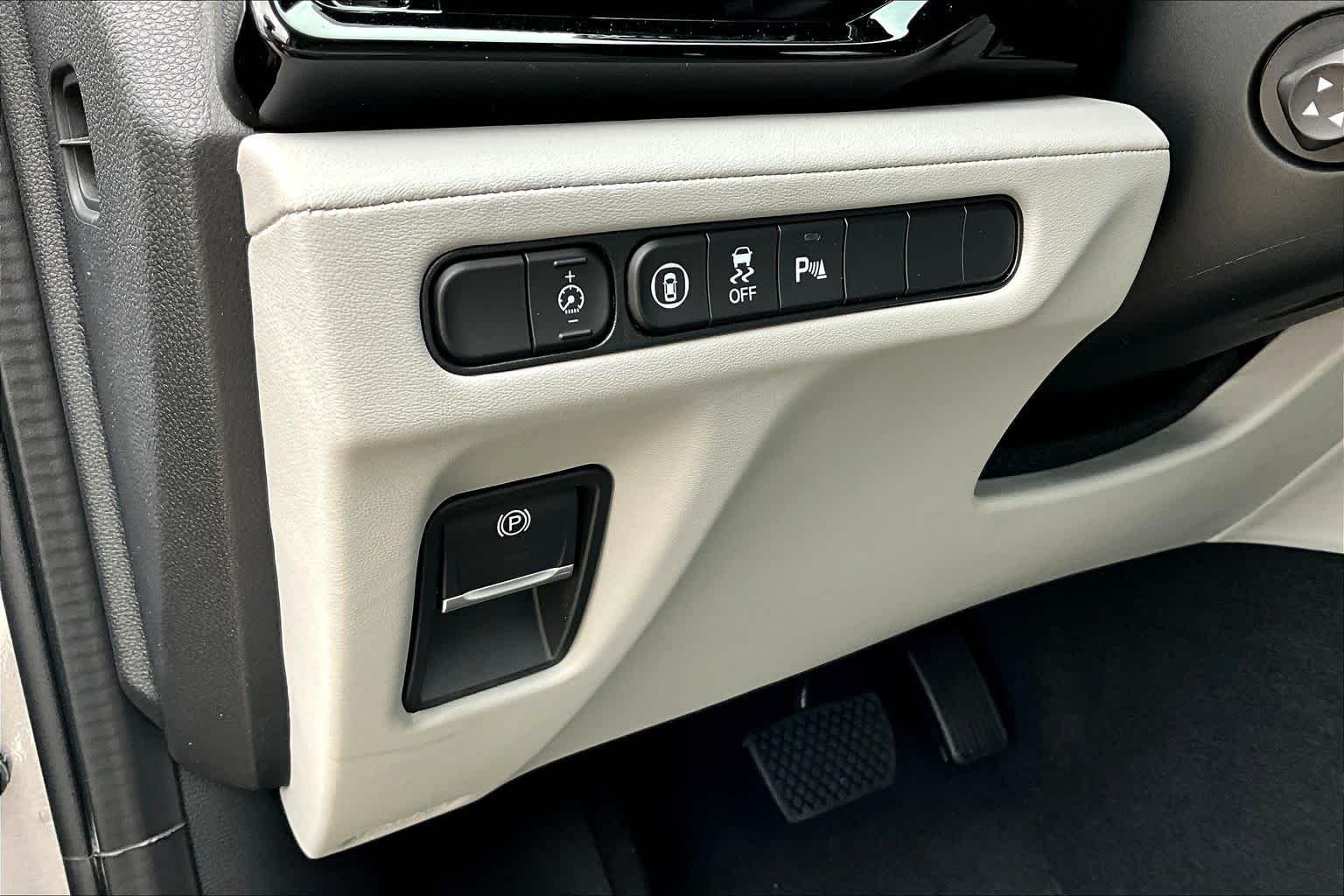New 2026 Solar Silver Metallic Acura w/Technology Package image 13
