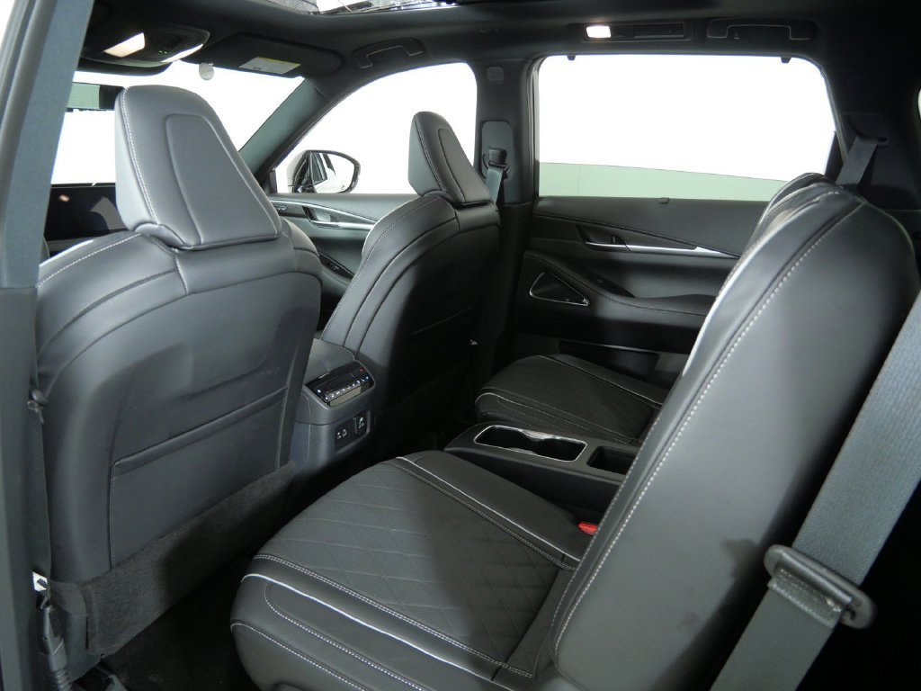 Used 2025 Black INFINITI Autograph image 33